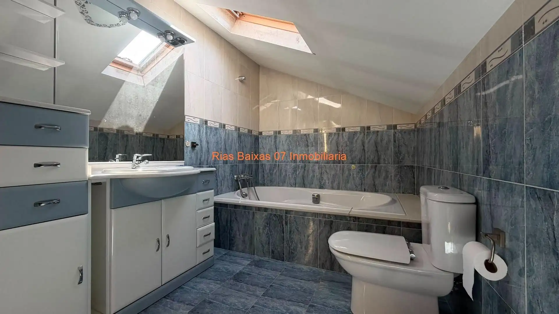 Baño de Casa o chalet en venta en Covelo con Calefacción, Jardín privado y Terraza