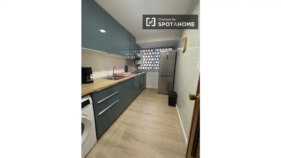 Room in Aiora
