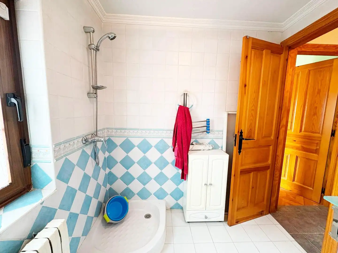 Baño de Casa o chalet en venta en Navarredonda de la Rinconada con Terraza, Trastero y Amueblado