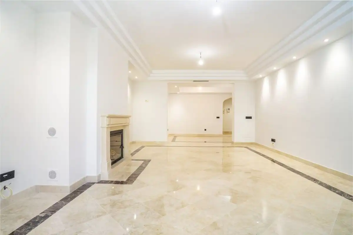 Planta baixa en venda en Marbella amb Aire condicionat, Calefacció i Jardí privat