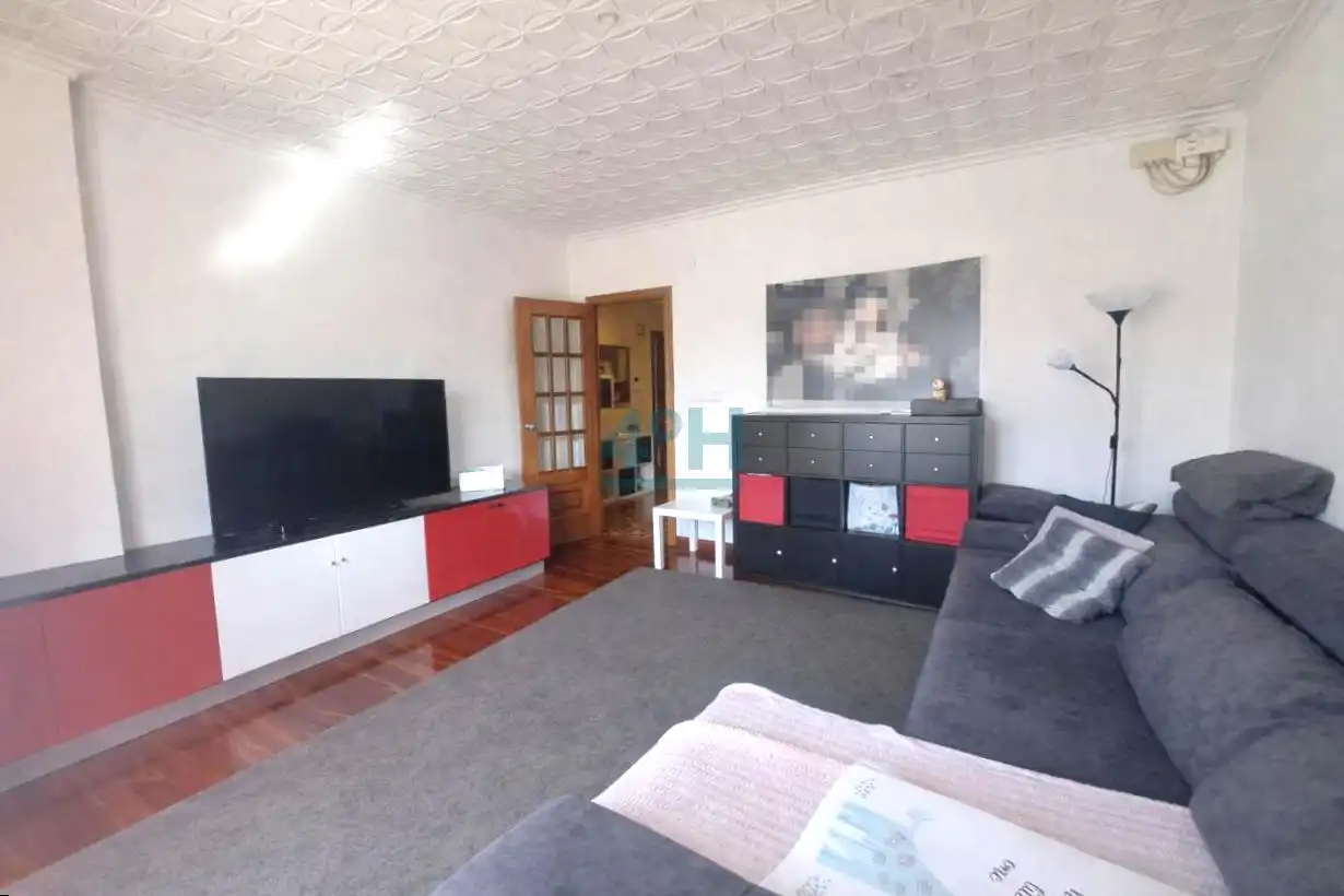 Living room of Flat for sale in Ourense Capital   with Heating, Parquet flooring and Storage room