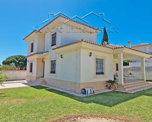 Vista exterior de Casa o xalet en venda en El Puerto de Santa María amb Aire condicionat, Jardí privat i Parquet