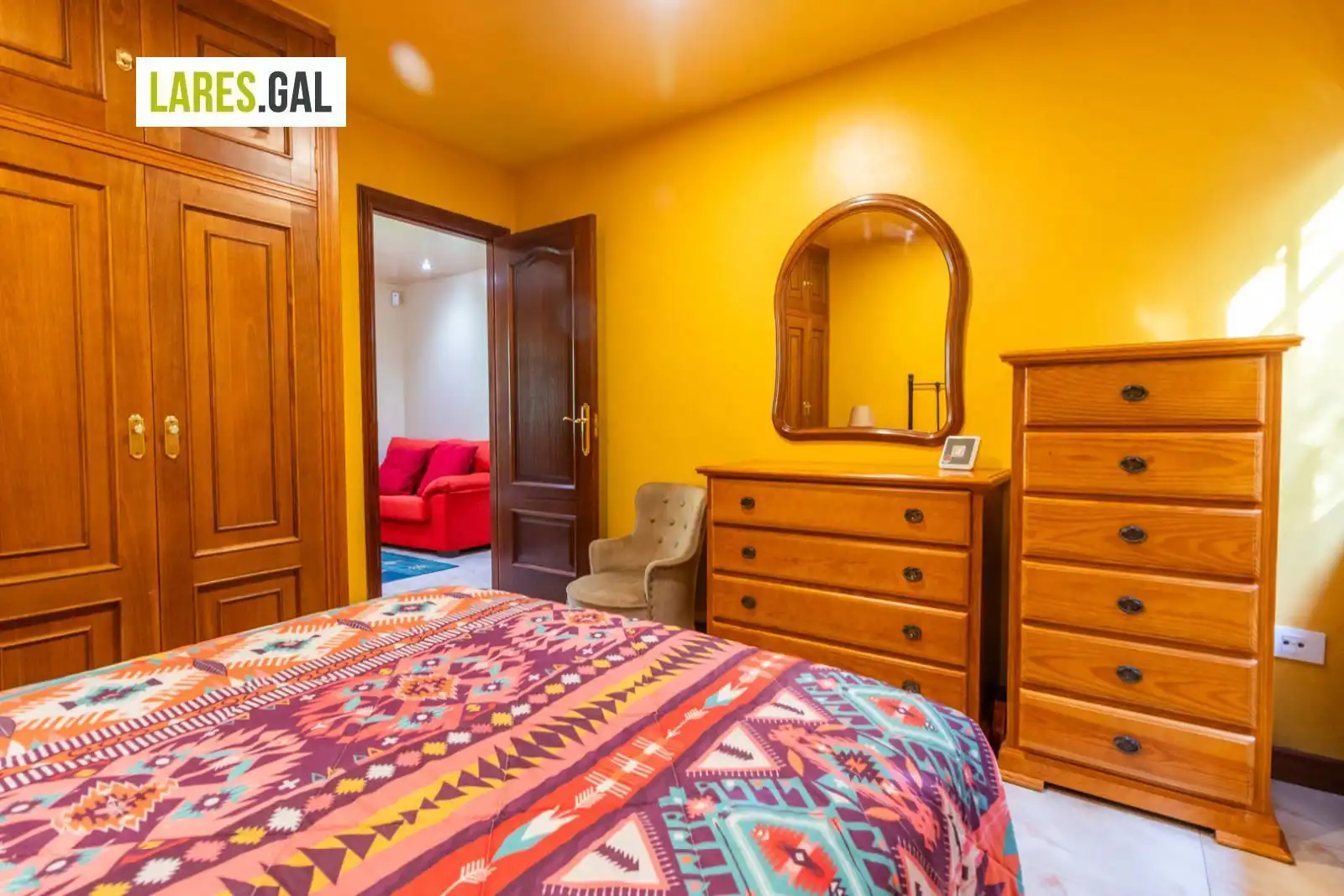 Dormitori de Casa o xalet en venda en Cangas  amb Calefacció, Terrassa i Traster