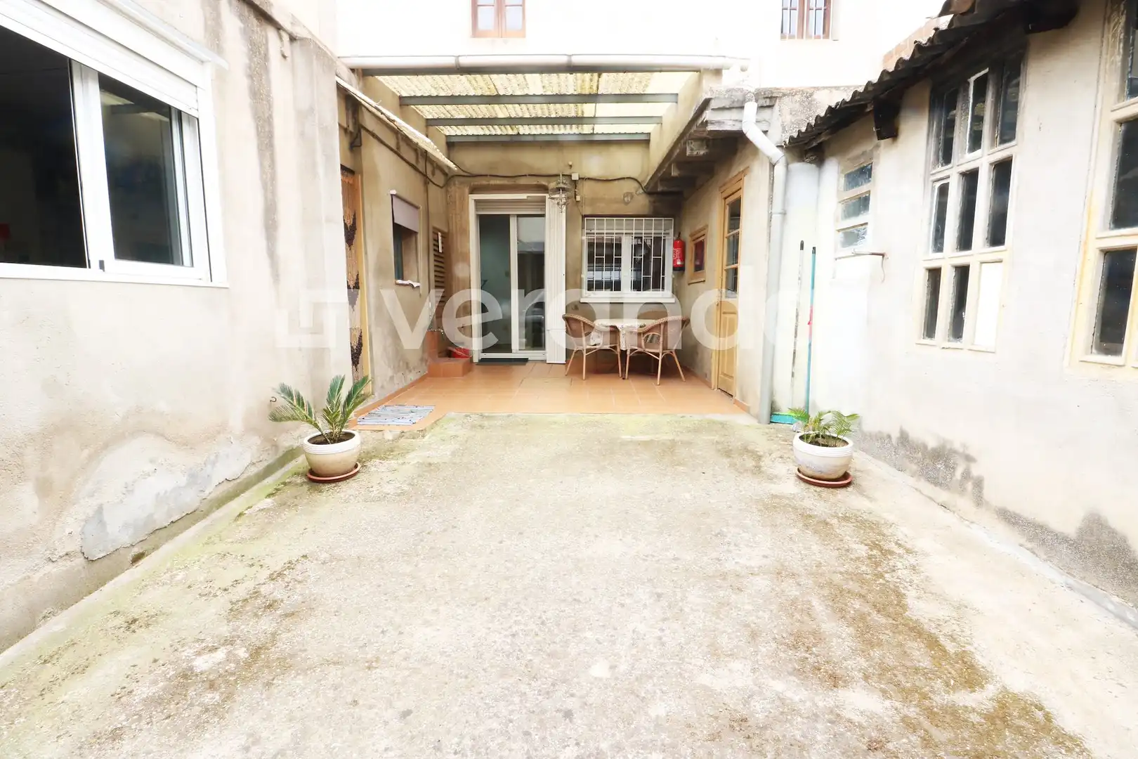 Terrasse von Einfamilien-Reihenhaus zum Verkauf in Ripollet mit Abstellraum
