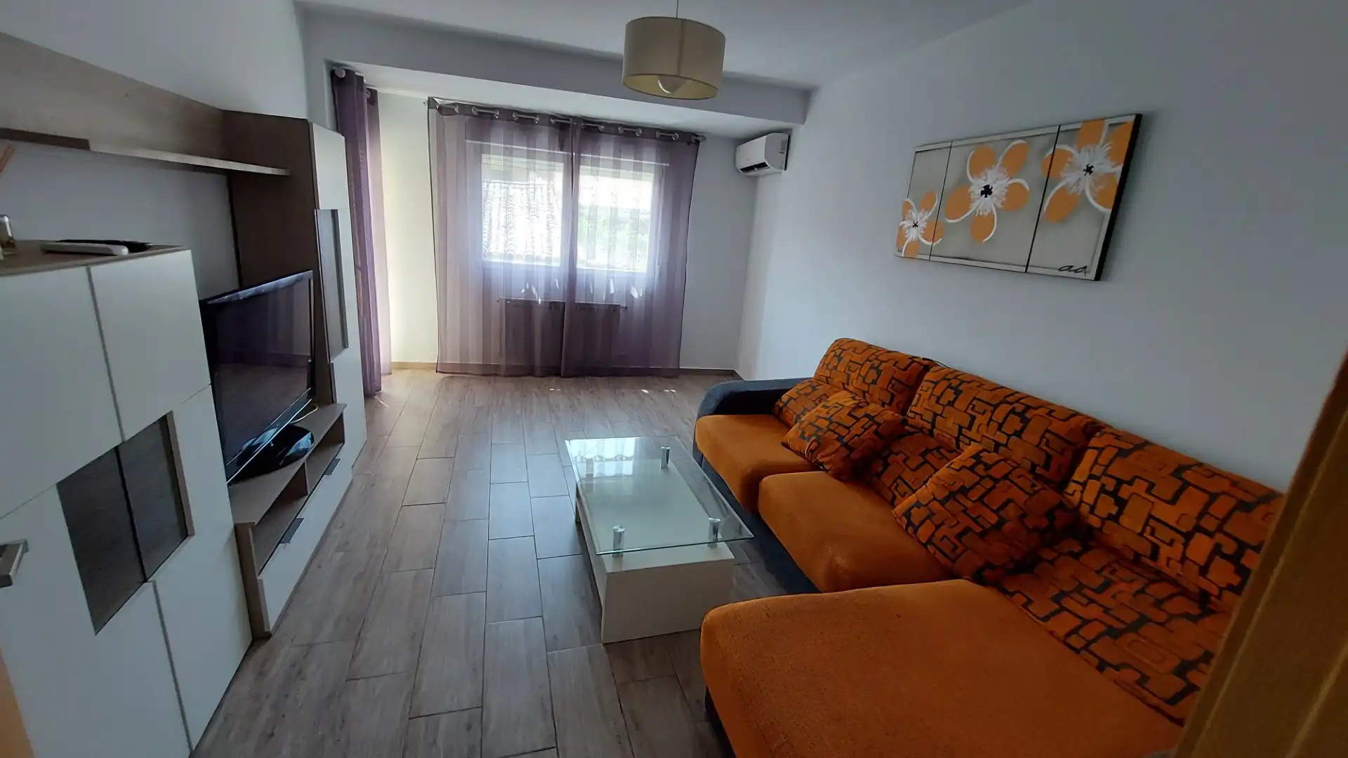 Living room of Flat for sale in Plasencia  with Air Conditioner, Heating and Furnished