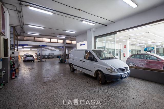 Local comercial en Venta en Castell - Poble Vell