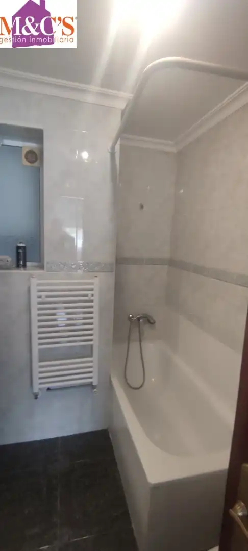 Baño de Piso en venta en Puertollano con Aire acondicionado, Calefacción y Amueblado