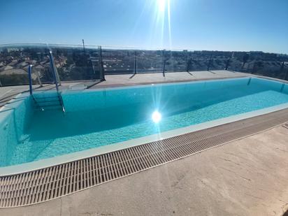 Piscina de Apartament de lloguer en Jerez de la Frontera amb Aire condicionat, Calefacció i Jardí privat