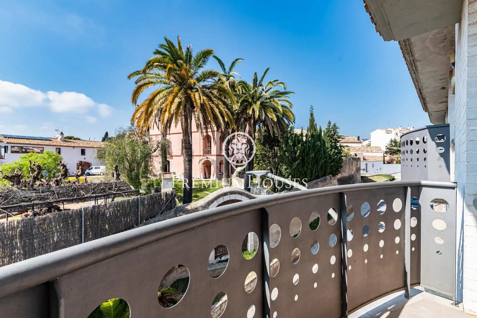 Exterior view of Detached homes for sale in Sant Pere de Ribes  with Air Conditioner, Heating and Private garden