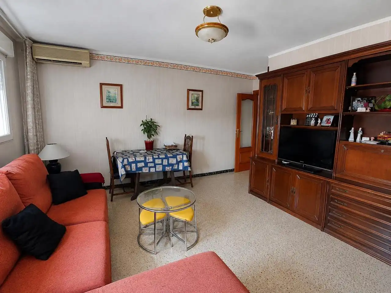Sala d'estar de Pis en venda en Zaragoza amb Calefacció, Terrassa i Balcó