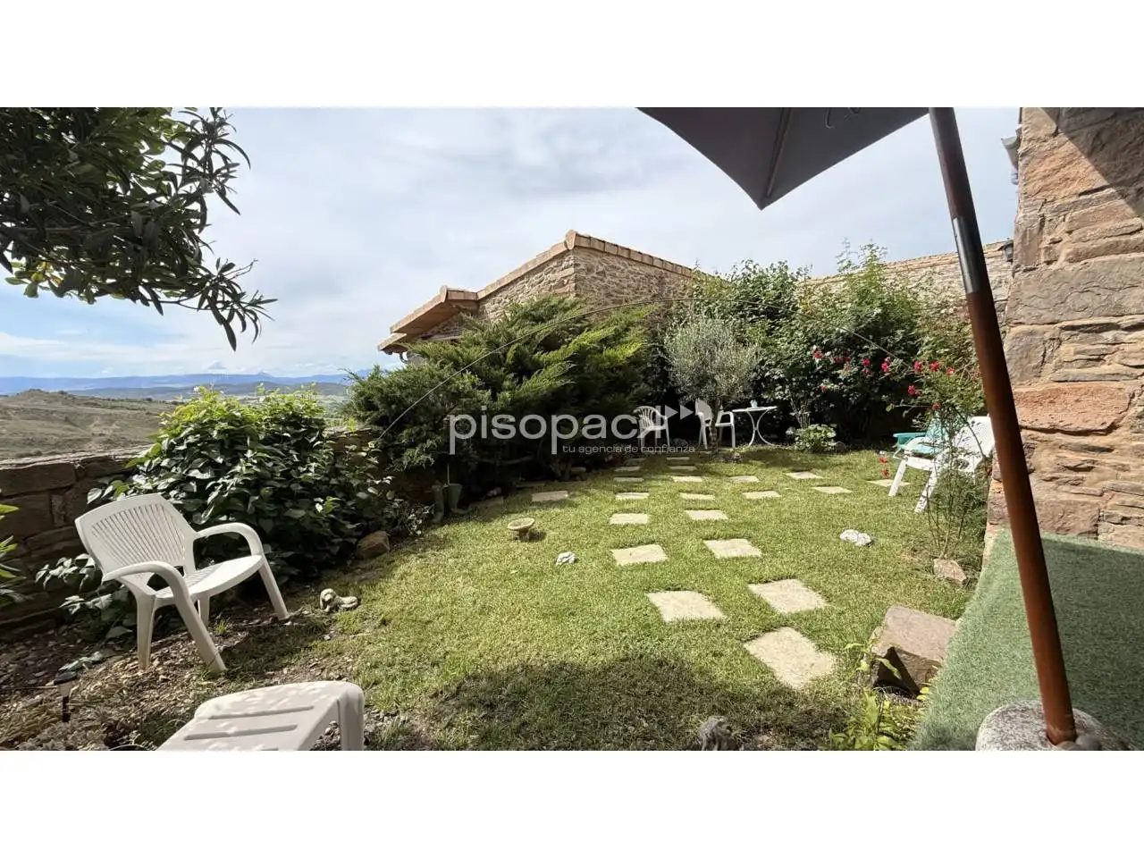 Casa o xalet en venda en Undués de Lerda amb Calefacció, Jardí privat i Parquet