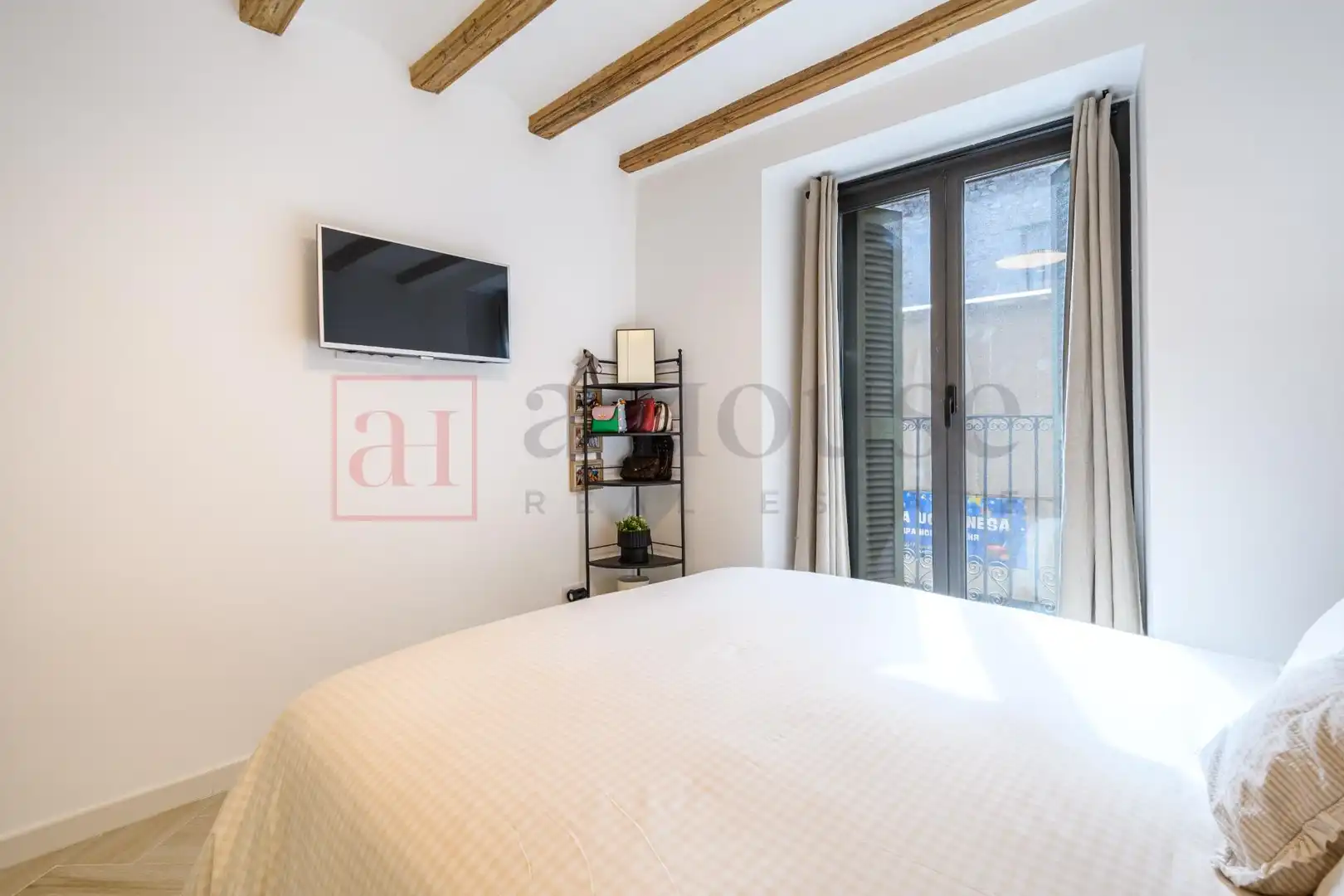 Bedroom of Flat for sale in Barcelona  with Air Conditioner, Heating and Storage room