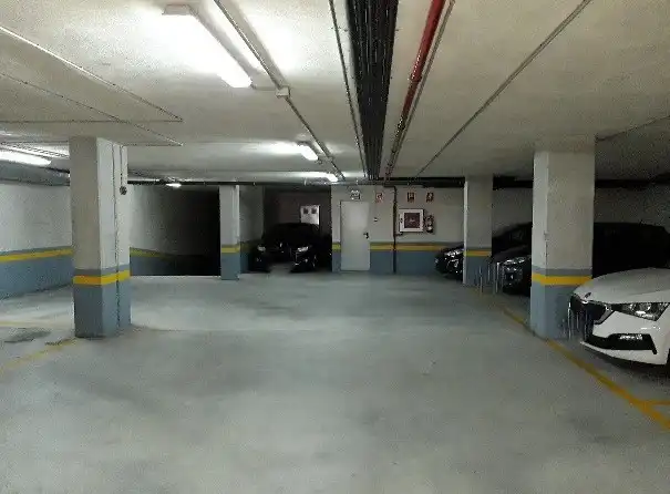 Aparcament amb ascensor en venda a Rúa de Alfredo Vicenti, imagen 5