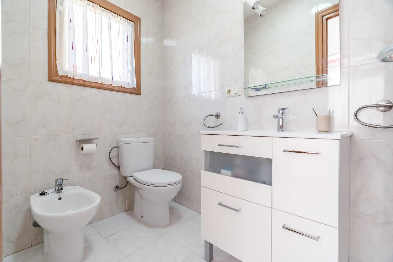 Badezimmer von Haus oder Chalet zum Verkauf in La Pobla de Mafumet mit Klimaanlage, Heizung und Privatgarten