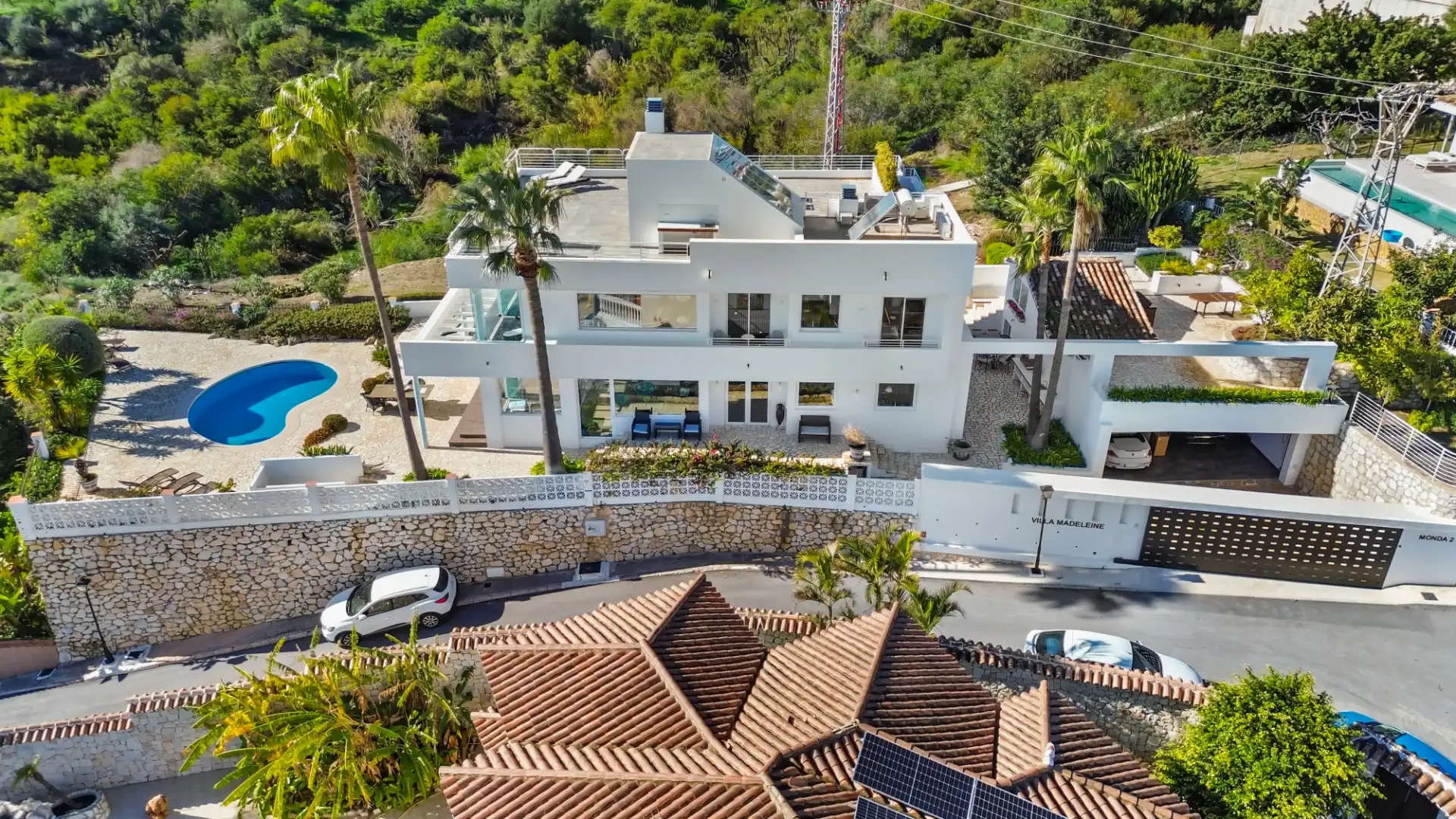 Vista exterior de Casa o xalet en venda en Benalmádena amb Aire condicionat, Calefacció i Jardí privat