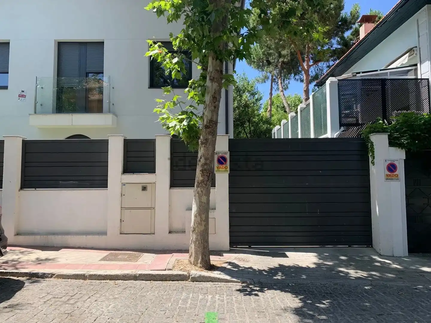 Vista exterior de Casa o xalet de lloguer en Madrid amb Aire condicionat, Calefacció i Jardí privat