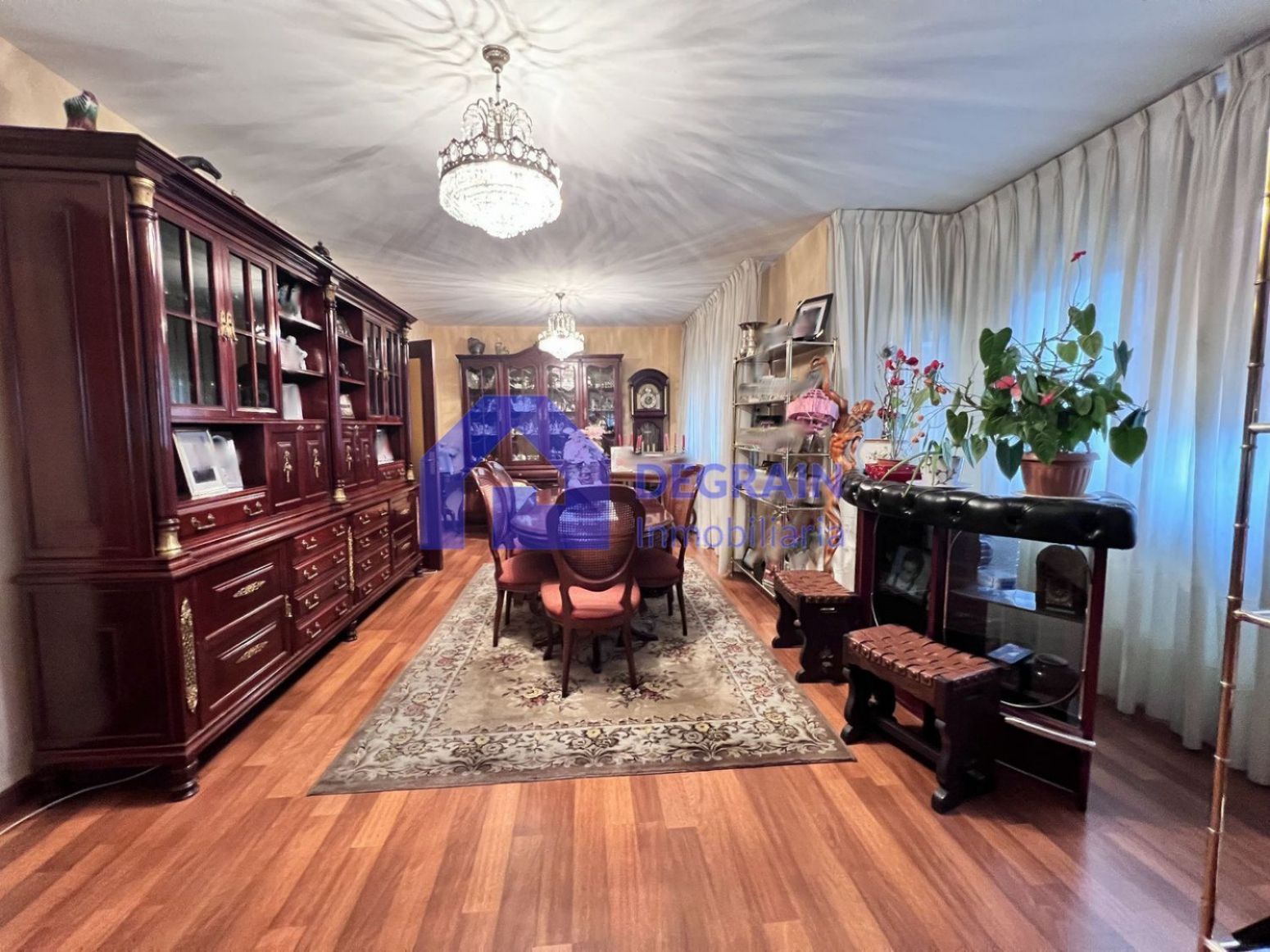 Comedor de Piso en venta en Oviedo  con Trastero