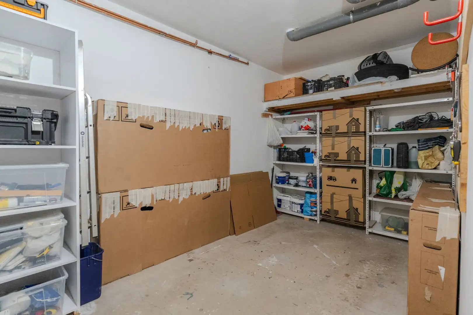 Apartments for sale in Arona  with Air Conditioner, Heating and Storage room
