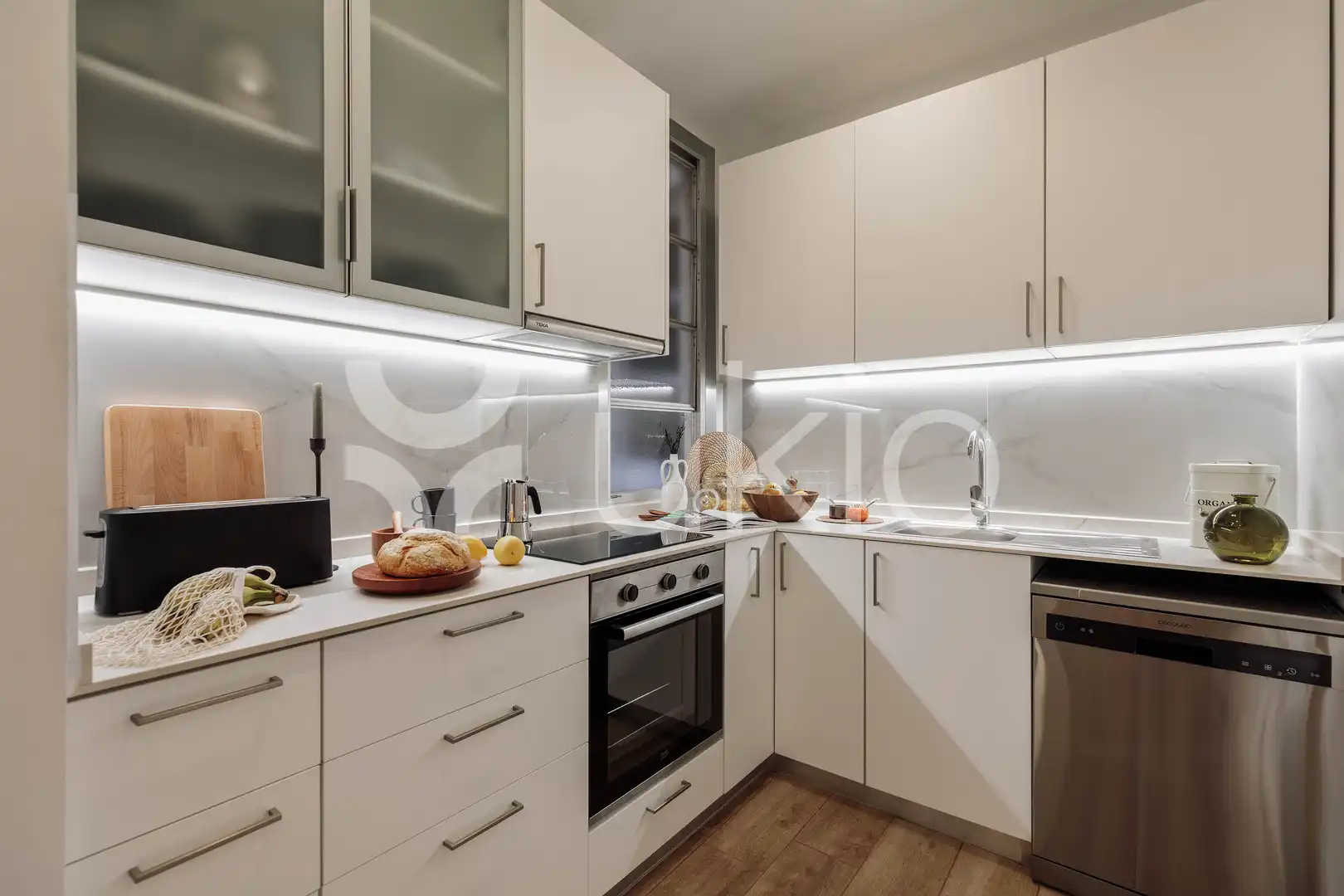 Appartement compact avec terrasse à louer à Gran Via de les Corts Catalanes, imagen 3
