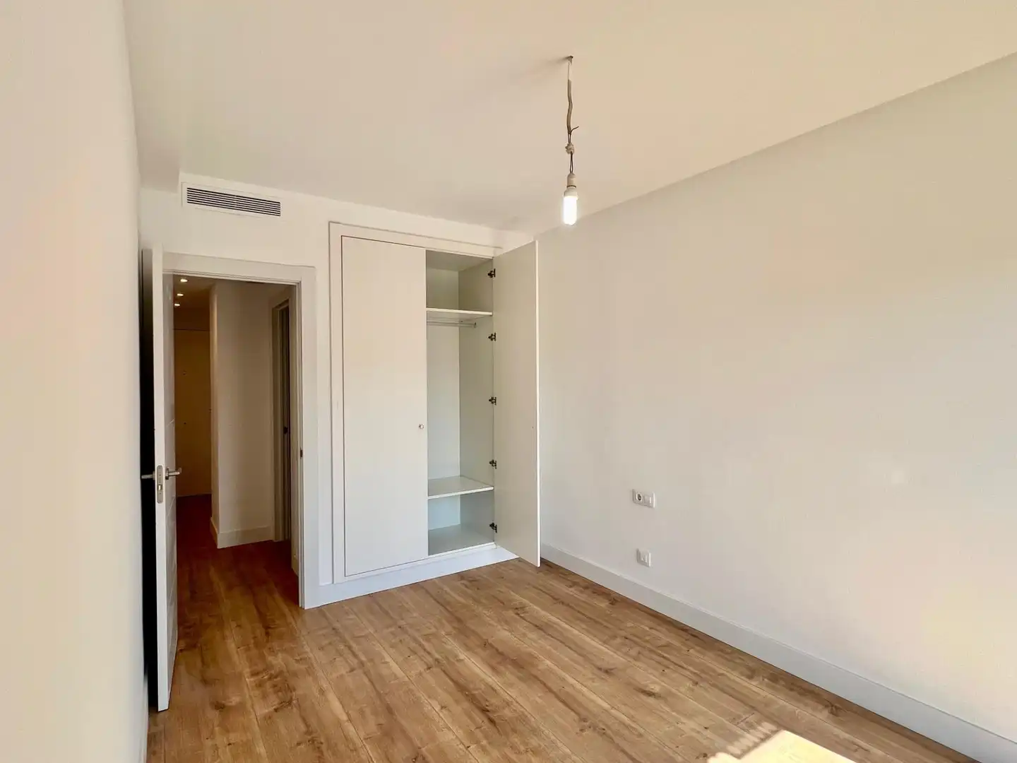 Dormitori de Pis en venda en Sabadell amb Aire condicionat, Calefacció i Terrassa
