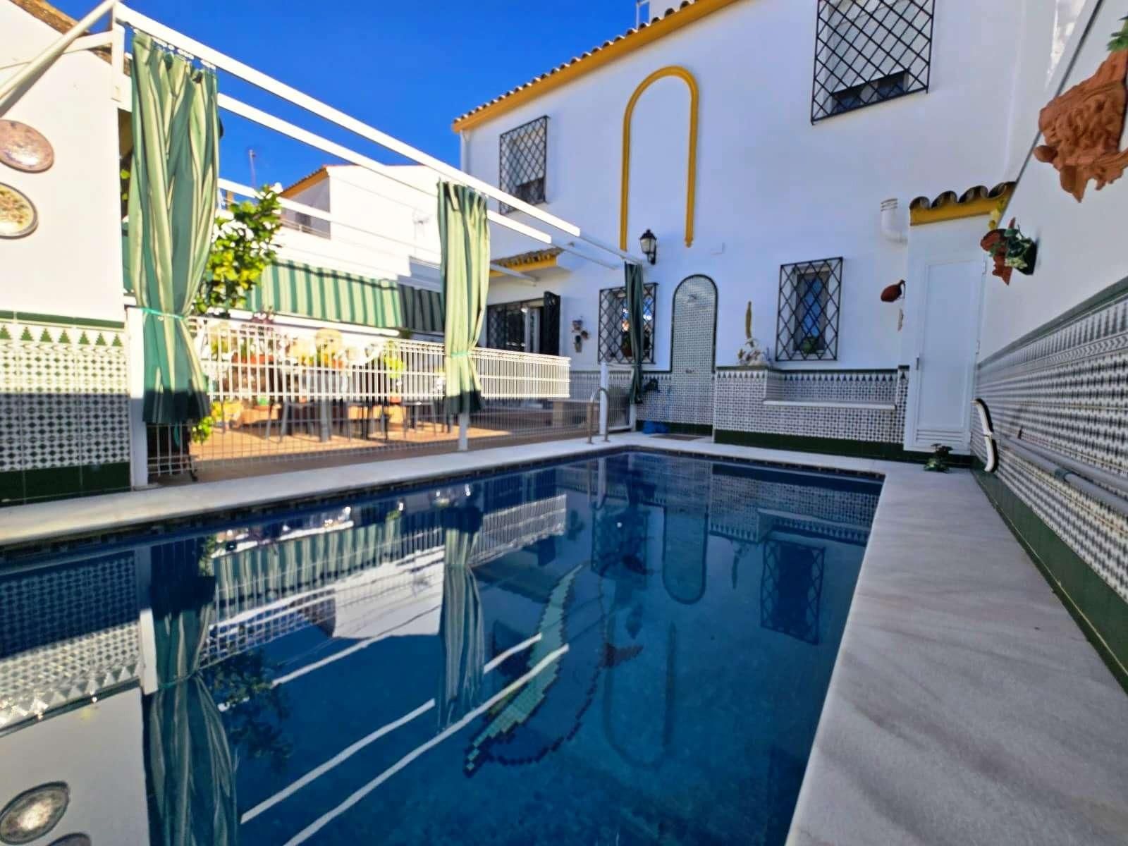 Piscina de Casa o xalet en venda en Gines amb Aire condicionat, Terrassa i Traster