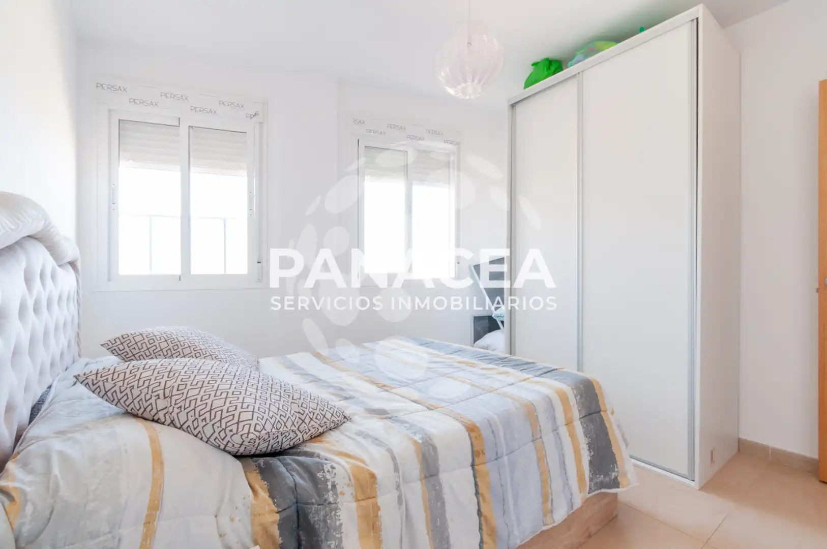Habitación de Piso en venta en Roquetas de Mar con Amueblado, Horno y Lavadora