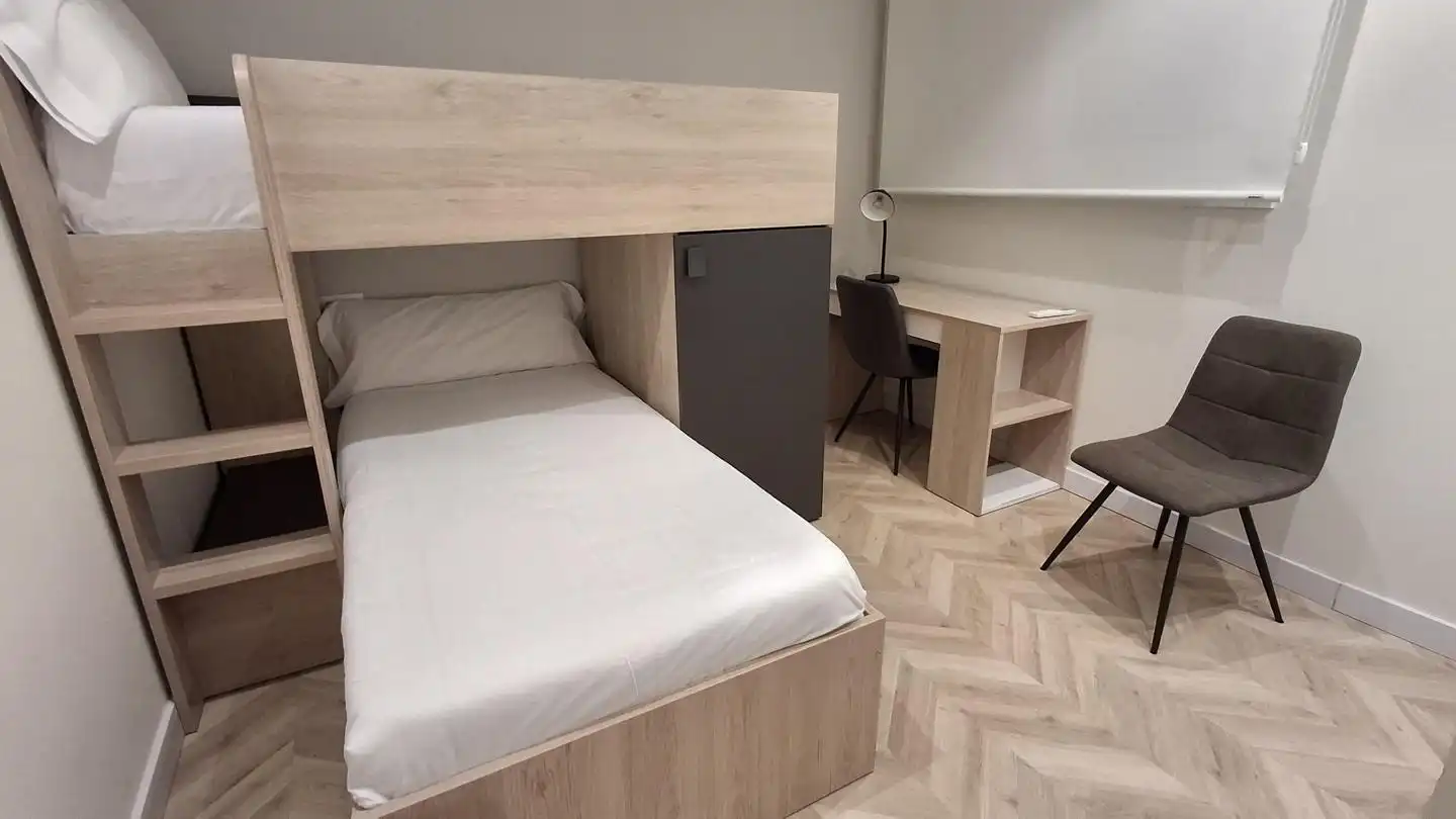 Schlafzimmer von Wohnung zur Miete in A Coruña Capital  mit Klimaanlage und Möbliert
