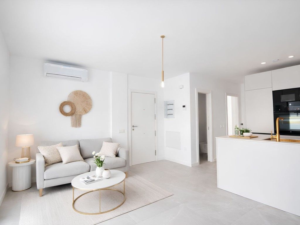 Living room of Flat for sale in Fuengirola  with Air Conditioner, Terrace and Furnished