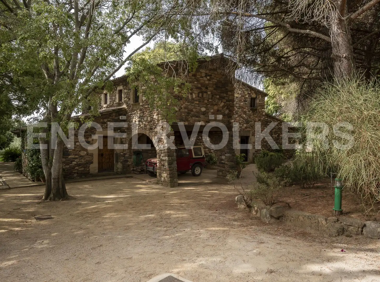 Außenansicht von Country house zum Verkauf in La Garriga mit Heizung und Schwimmbad