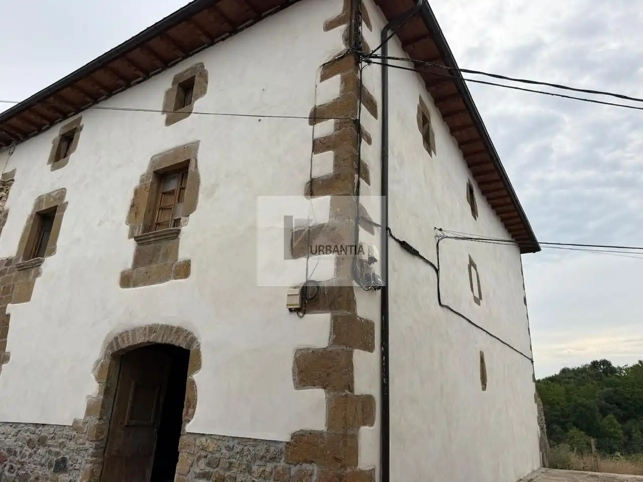 Country homes for sale in Basaburua, Navarra