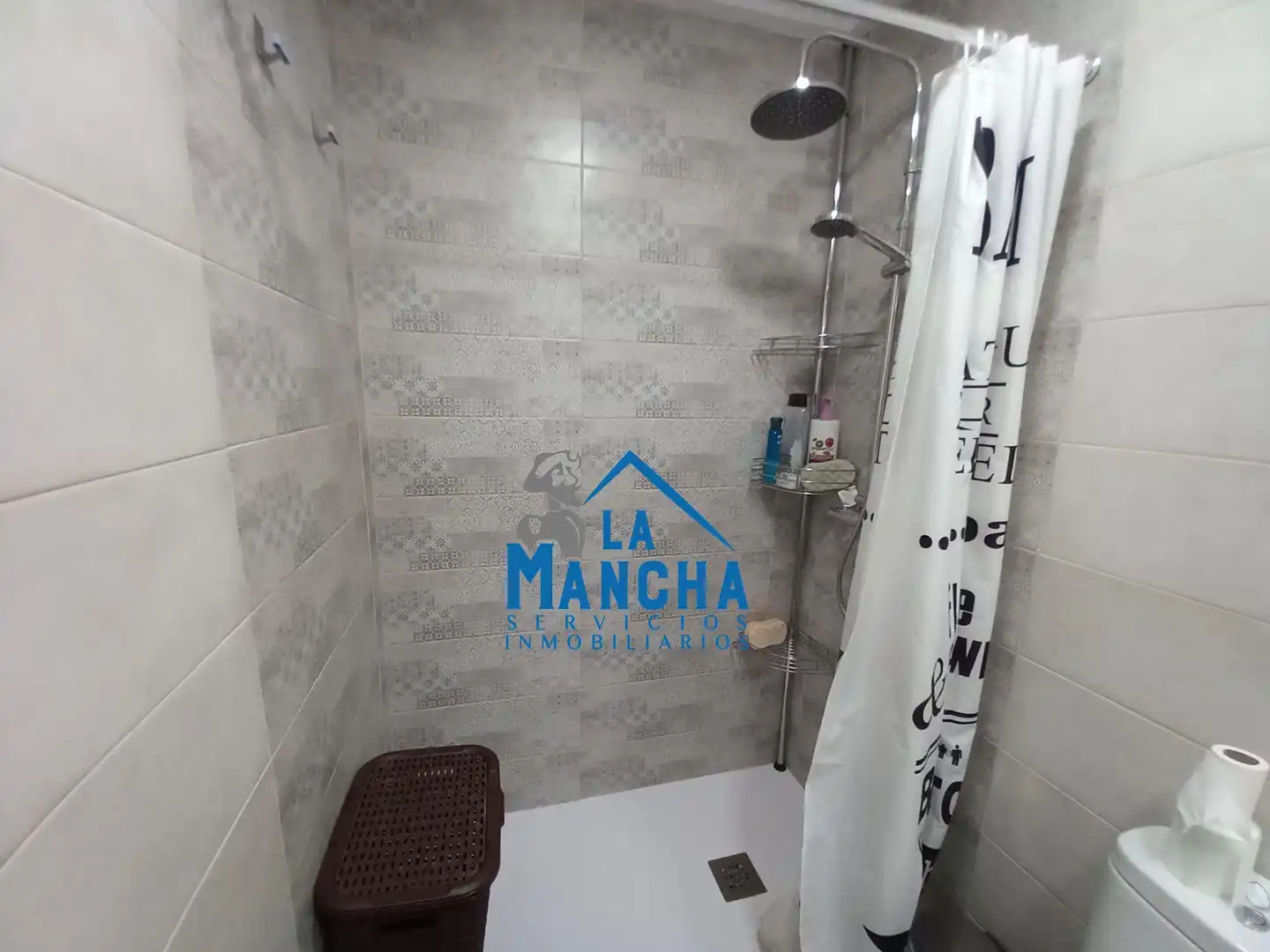 Bany de Casa o xalet en venda en Madrigueras amb Piscina i Moblat