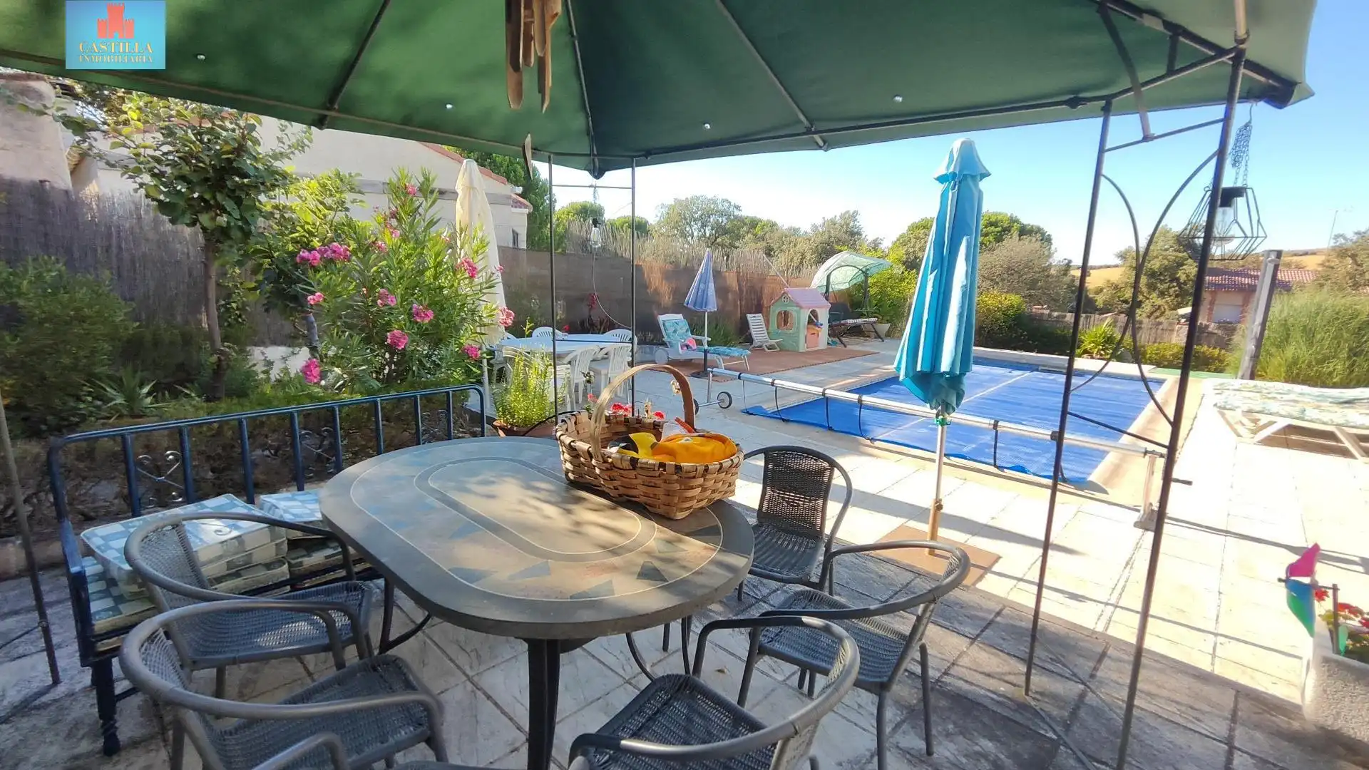 Terrassa de Casa o xalet en venda en Peñalba de Ávila amb Calefacció, Jardí privat i Traster