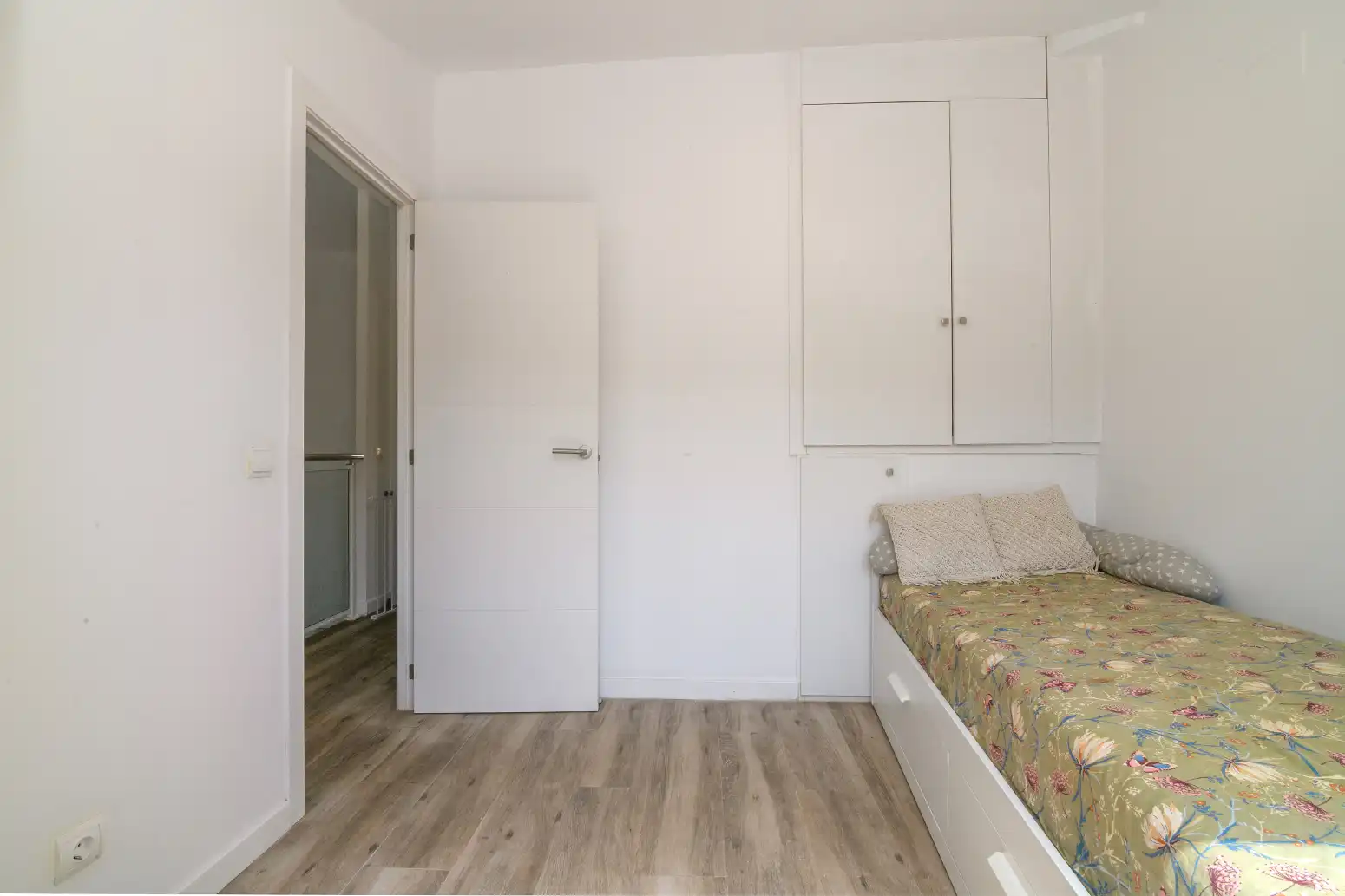 Dormitori de Pis en venda en Cornellà de Llobregat amb Aire condicionat, Calefacció i Terrassa