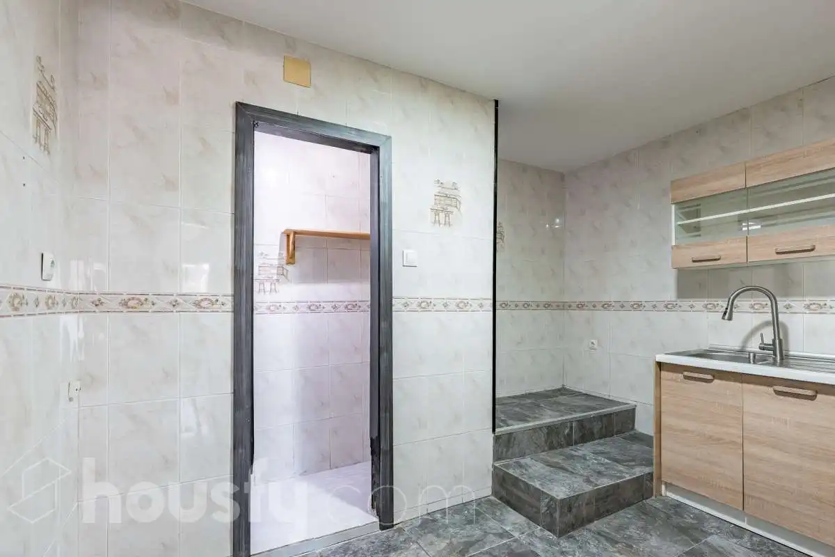 Baño de Piso en venta en Castelldefels con Aire acondicionado, Jardín privado y Terraza