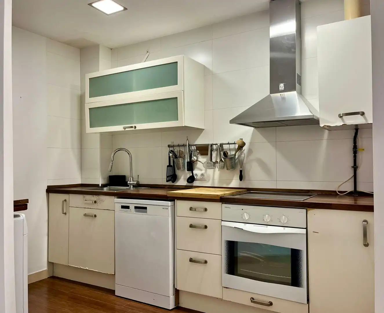 Kitchen of Flat for sale in Sevilla  with Air Conditioner, Terrace and Balcony