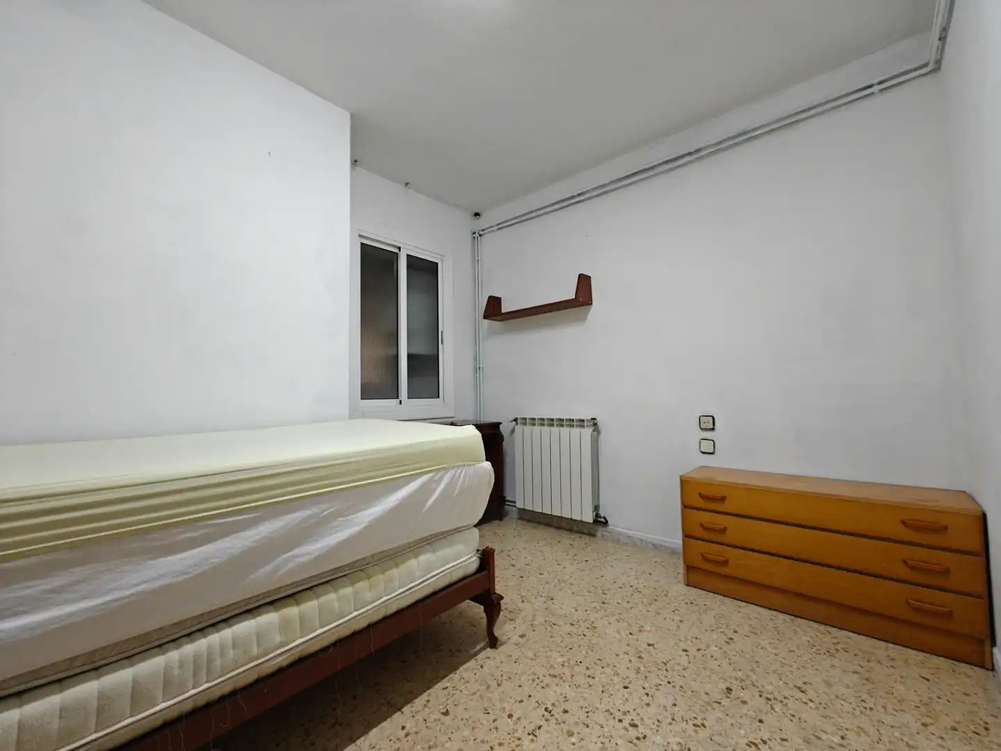 Habitación de Piso en venta en Sant Boi de Llobregat con Calefacción, Amueblado y Horno