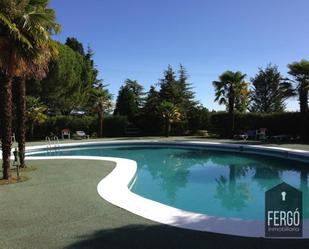 Piscina de Finca rústica en venda en San Andrés del Rabanedo amb Jardí privat, Parquet i Terrassa