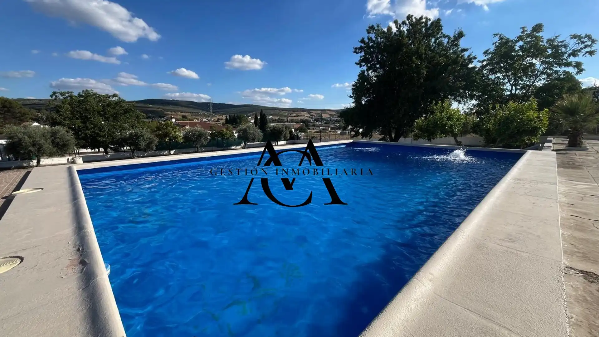 Piscina de Casa o chalet en venta en Lucena con Terraza y Amueblado
