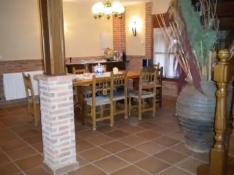 Casa o xalet en venda en Villamañán amb Calefacció, Jardí privat i Parquet