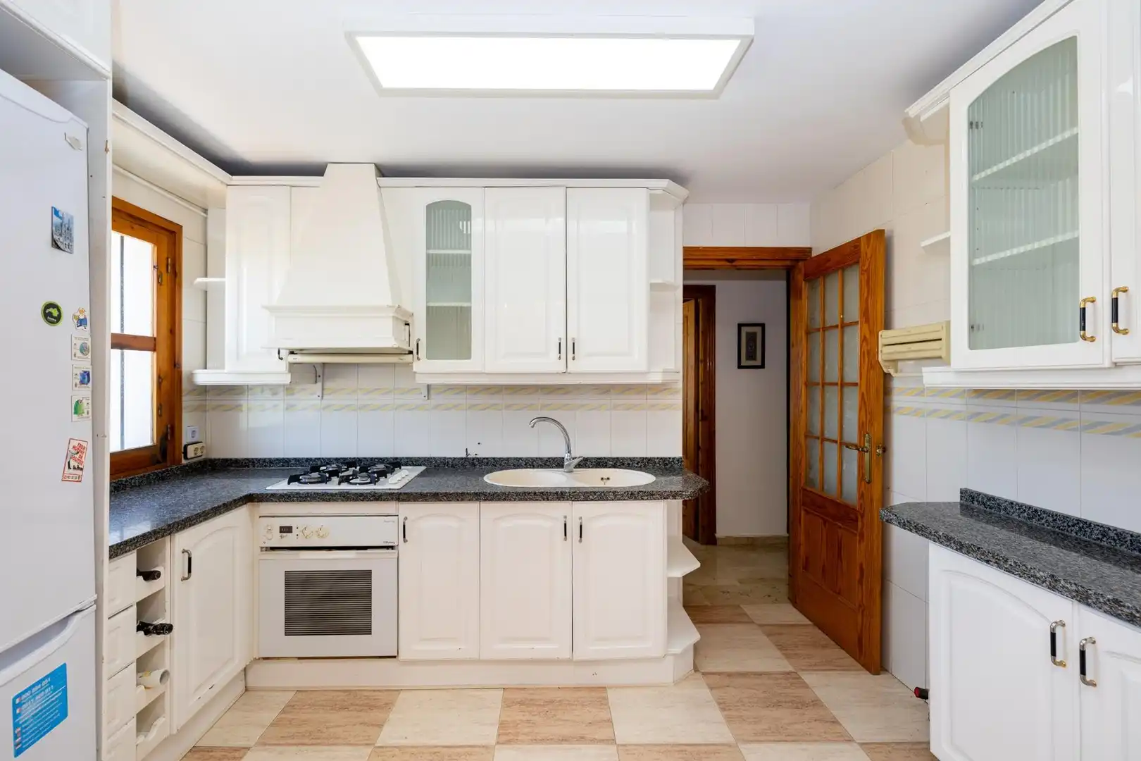 Cocina de Casa adosada en venta en Granada con Calefacción, Jardín privado y Terraza