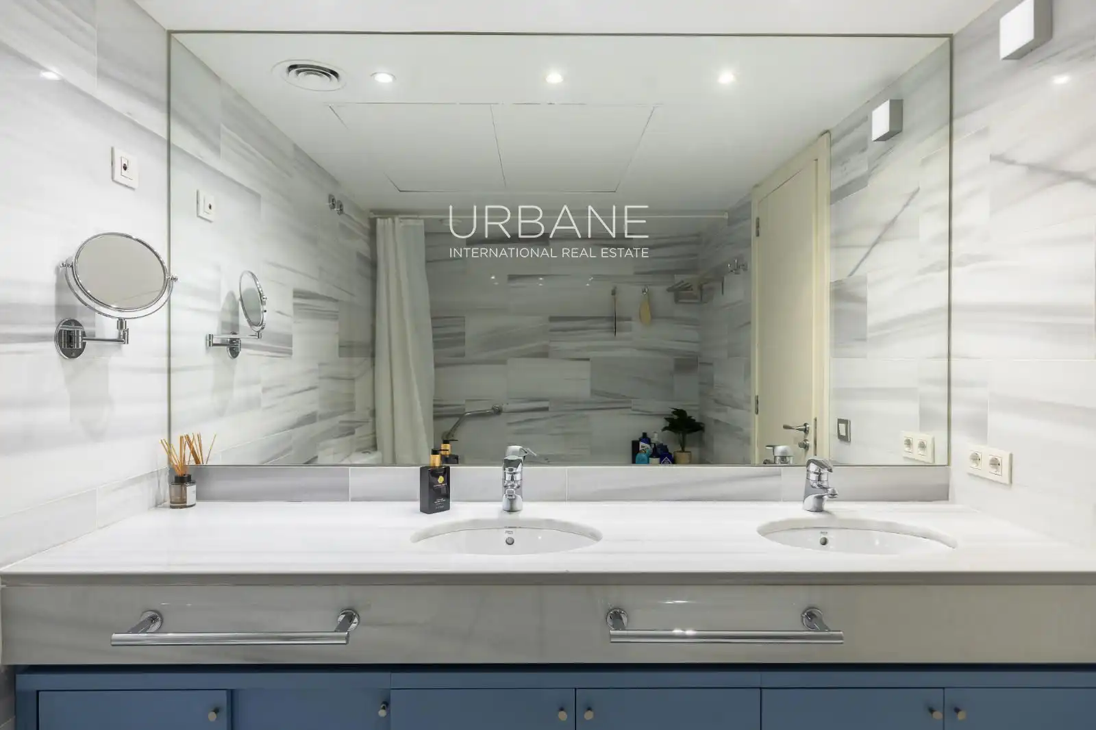 Baño de Ático de alquiler en Barcelona con Aire acondicionado, Calefacción y Amueblado