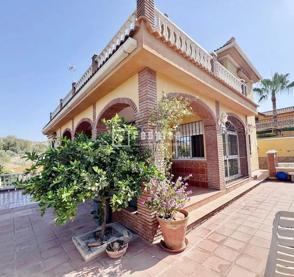 Vista exterior de Casa o chalet en venta en Málaga con Aire acondicionado, Jardín privado y Piscina