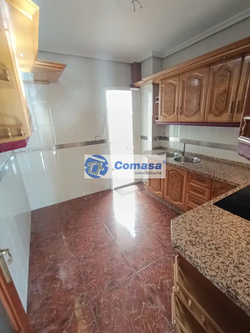 Piso con jardín en venta en Martos, imagen 2