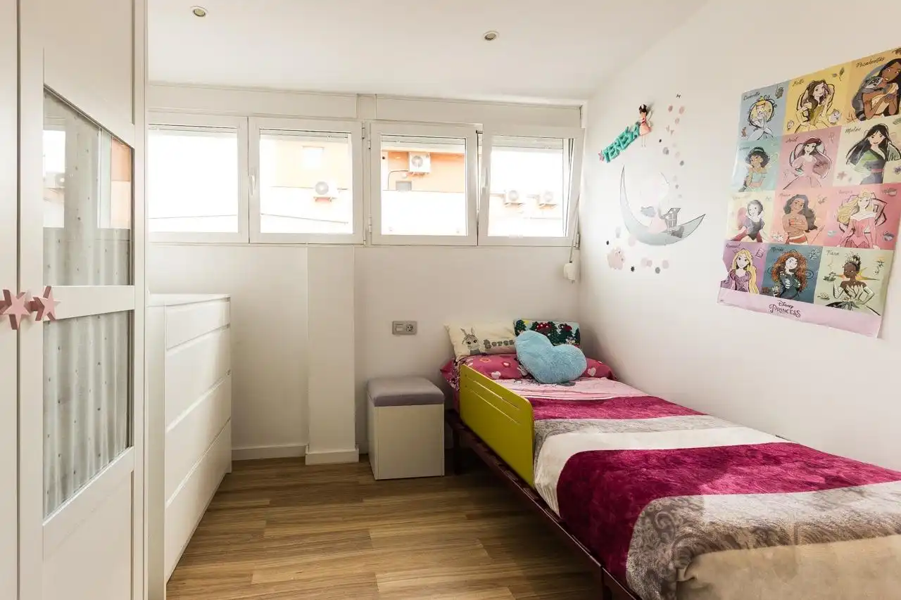 Schlafzimmer von Dachboden zum Verkauf in Elda mit Klimaanlage, Parkett und Terrasse