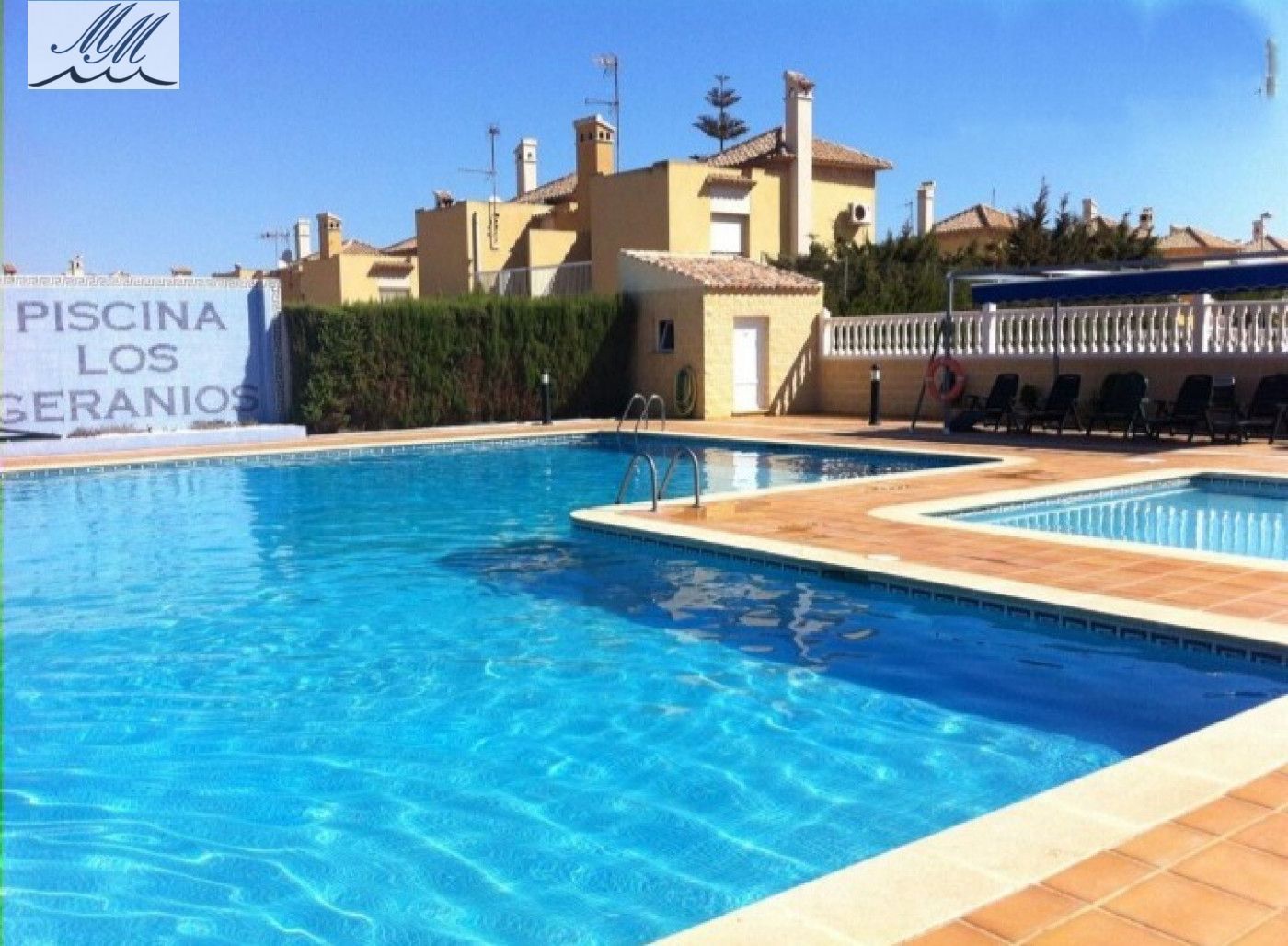 Piscina de Casa adosada en venda en Cartagena amb Aire condicionat, Terrassa i Balcó