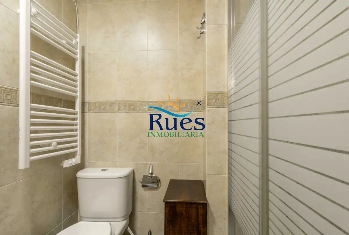 Baño de Ático en venta en Benicasim / Benicàssim con Aire acondicionado, Calefacción y Trastero