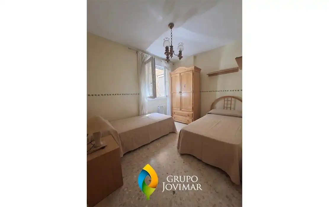 Habitación de Piso en venta en Guadix con Calefacción, Terraza y Amueblado
