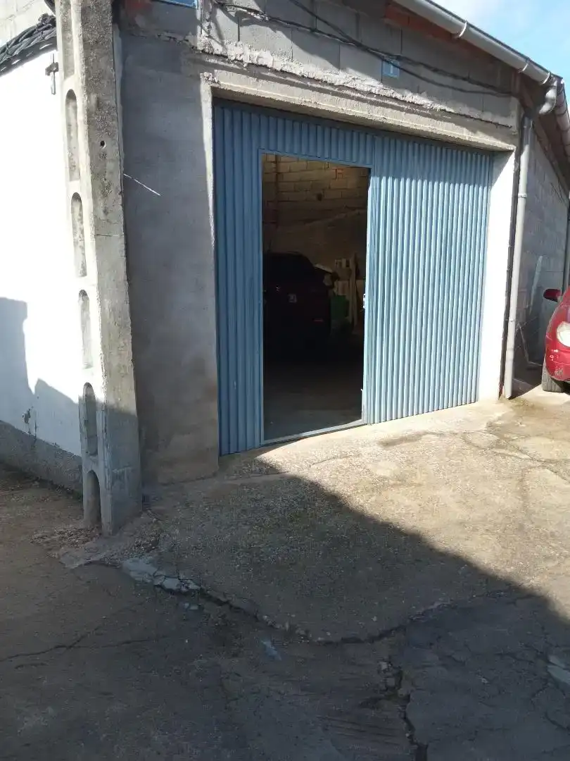 Aparcament de Casa adosada en venda en Fresnedoso de Ibor amb Rentadora, Microones i TV