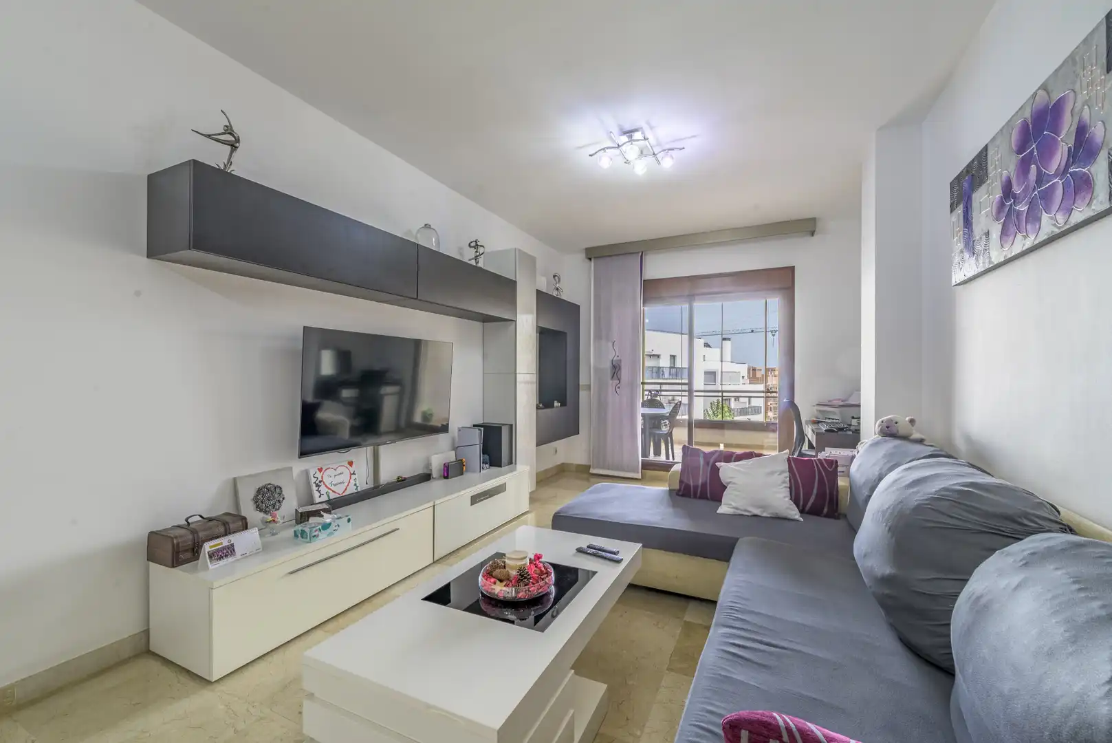 Sala d'estar de Apartament en venda en Mijas amb Aire condicionat, Terrassa i Piscina