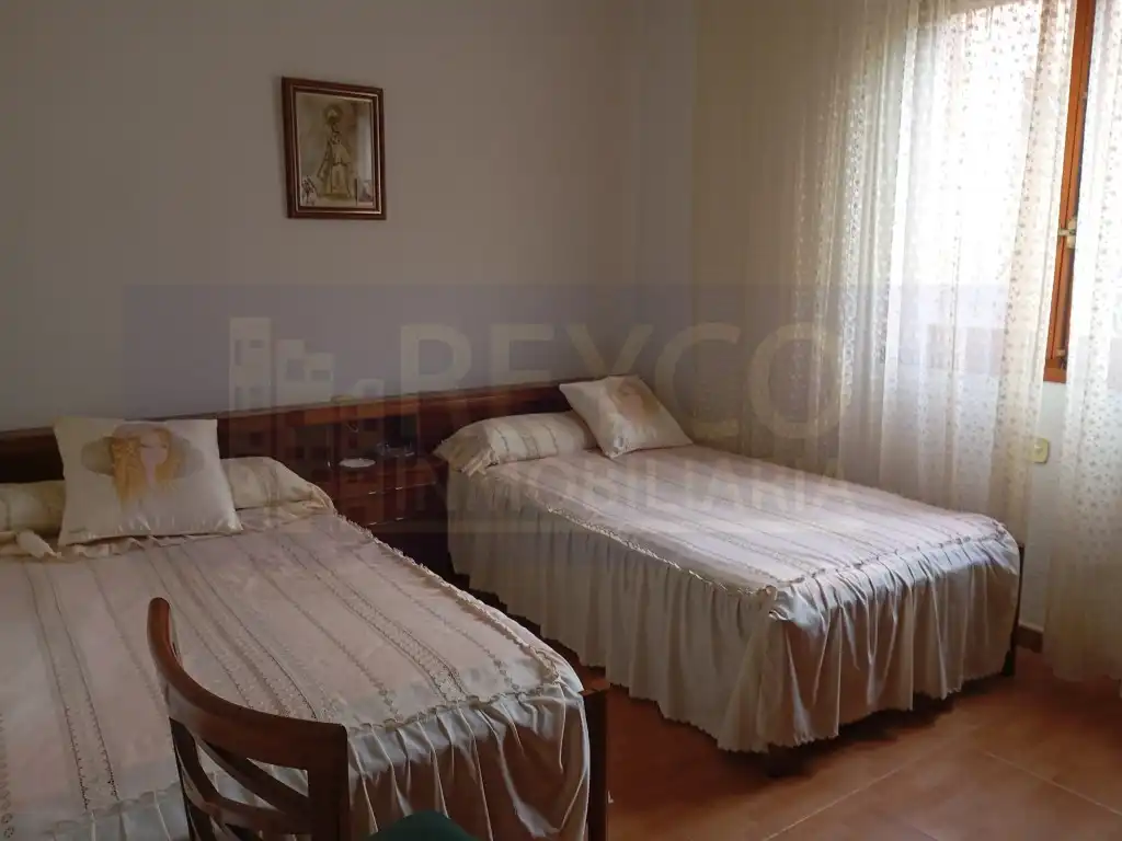 Dormitori de Casa o xalet en venda en Baños de Río Tobía